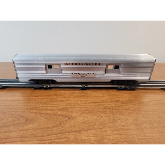 Vintage 1960 Lionel Lines Railway Express Agency #2530 Baggage Car - Picture 3 of 16